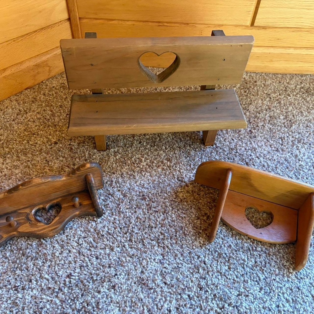 Vintage small
Cut out heart mini bench and shelves